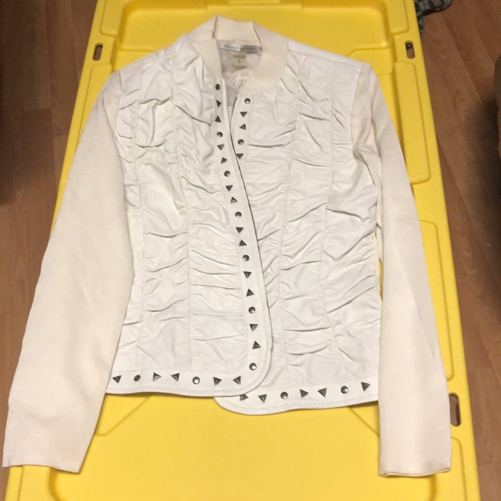 Beautiful Designed Jacket - image 4